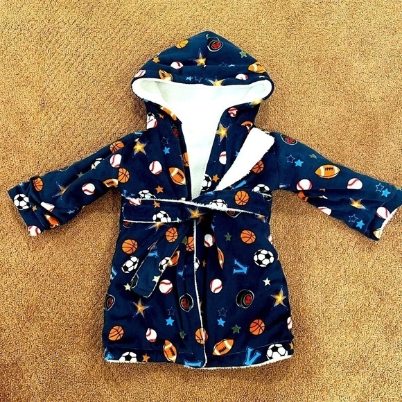 Blankets & Beyond Little Boys Sports Robe - Picture 1 of 4